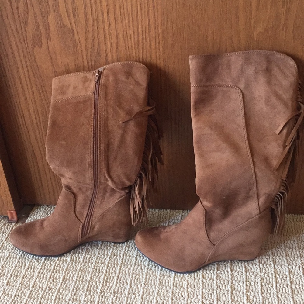 Suede boots